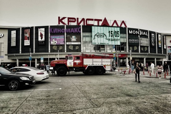 Посетителям пришлось идти обратно, чтобы выйти через главный выход Посетителям пришлось идти обратно, чтобы выйти через главный выход