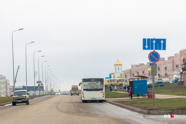 Сейчас в микрорайон можно добраться только на автобусе или авто Сейчас в микрорайон можно добраться только на автобусе или авто