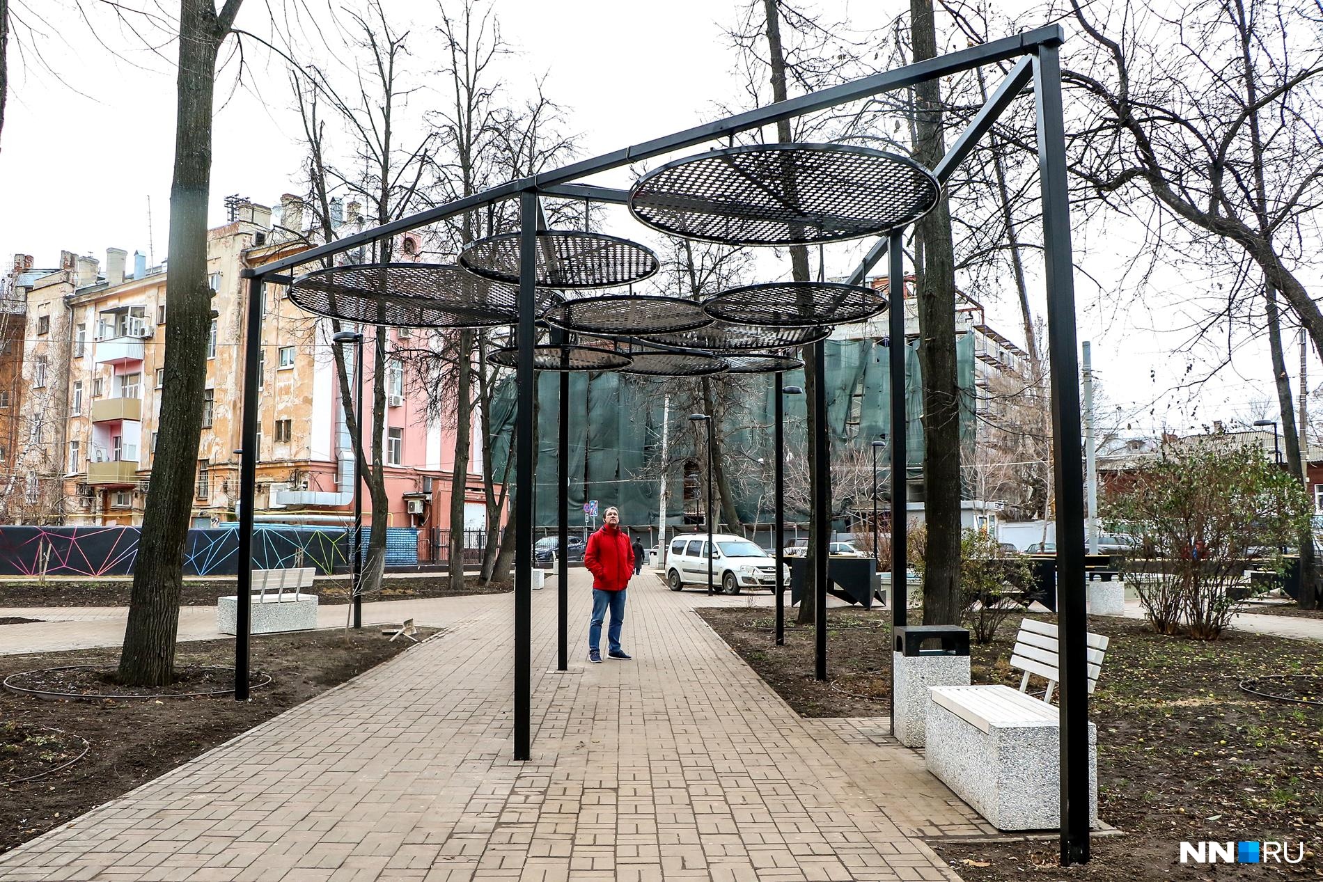 Черный пруд нижний новгород. Чёрный пруд Нижний Новгород. Сквер черный пруд. Парк черный пруд Нижний Новгород. Сквер черный пруд Новгород.