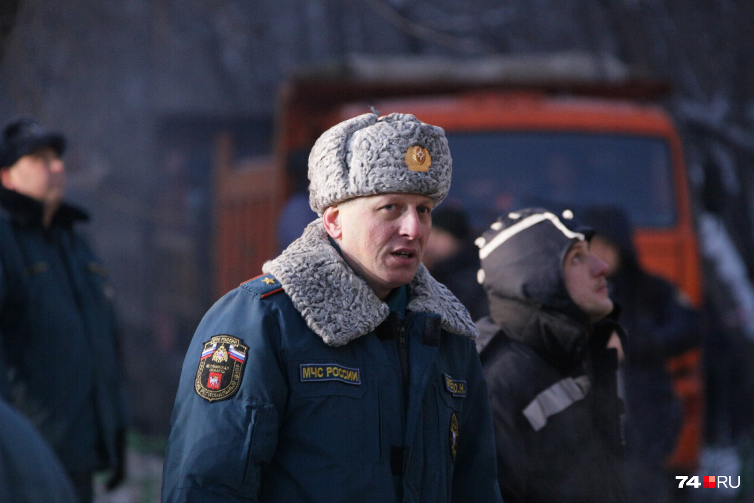 Действиями МЧС на месте происшествия руководит начальник регионального управления ведомства Юрий Буренко Действиями МЧС на месте происшествия руководит начальник регионального управления ведомства Юрий Буренко
