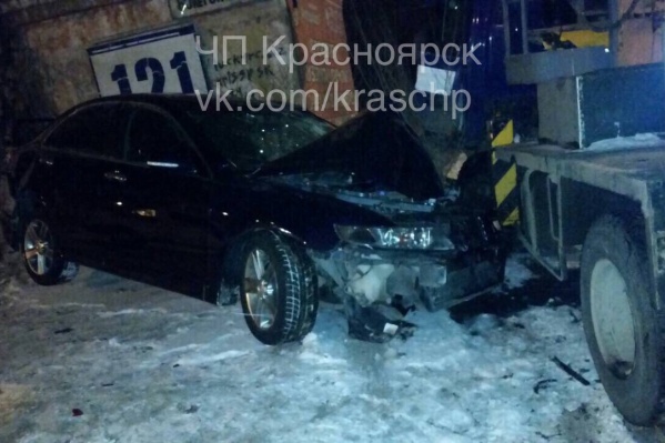 Вечером по городу произошло множество мелких аварий Вечером по городу произошло множество мелких аварий