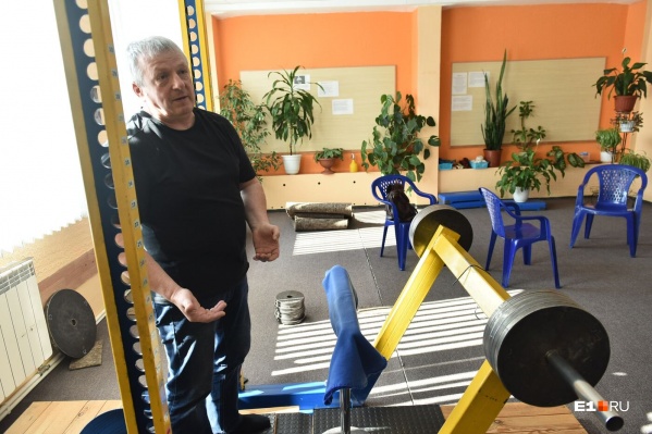Сергей Кривых запатентовал свою методику и сам сделал спортивное оборудование Сергей Кривых запатентовал свою методику и сам сделал спортивное оборудование