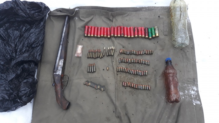 В Самаре в поселке Мехзавод нашли схрон оружия и героин