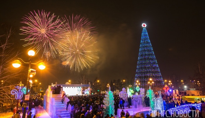 Названы даты открытия новогодних елок по всему городу
