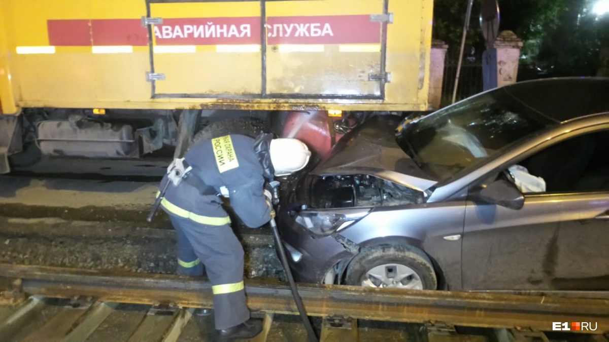 Пожарные пролили все водой Пожарные пролили все водой
