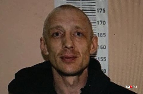 Ориентировка на Алексея Яркова, подозреваемого в убийстве девушки, появилась накануне, 8 сентября, в социальных сетях Ориентировка на Алексея Яркова, подозреваемого в убийстве девушки, появилась накануне, 8 сентября, в социальных сетях