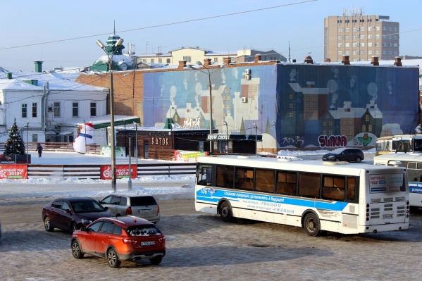 Двенадцать соток земли на улице Бударина выставили на продажу. Благоустройство этой территории в городе обсуждают уже не первый год Двенадцать соток земли на улице Бударина выставили на продажу. Благоустройство этой территории в городе обсуждают уже не первый год