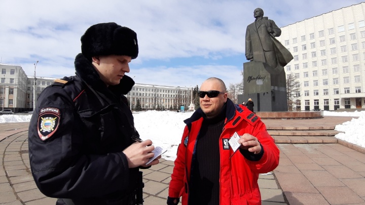 В Архангельске журналисты выступили в поддержку коллег, оштрафованных за участие в митинге 7 апреля