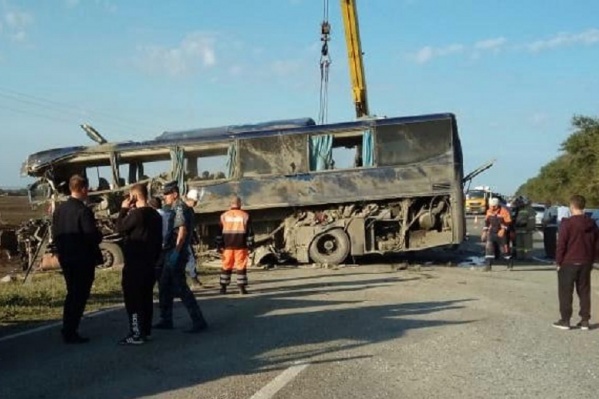Полицейские подозревают, что водитель грузовика выехал на встречку Полицейские подозревают, что водитель грузовика выехал на встречку