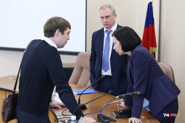 «Где вы убираете?» — спросила у представителя «Южуралмоста» Наталья Котова, недовольная тем, как чистят дороги в Челябинске «Где вы убираете?» — спросила у представителя «Южуралмоста» Наталья Котова, недовольная тем, как чистят дороги в Челябинске