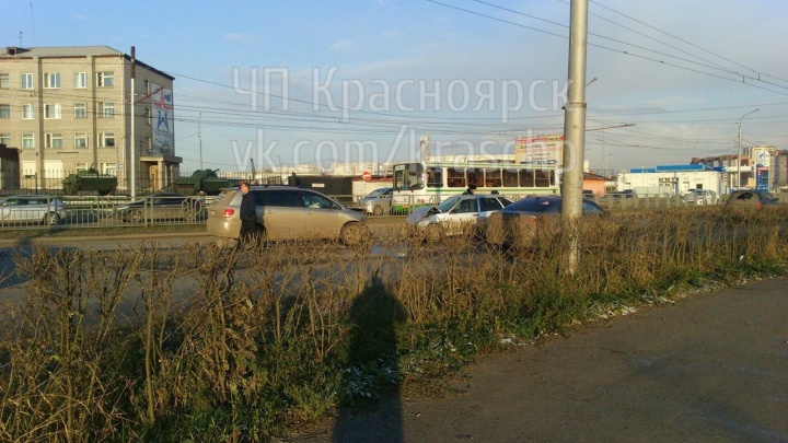 Пьяный водитель ВАЗа перепутал полосы на Краснодарской и въехал в «Тойоту»