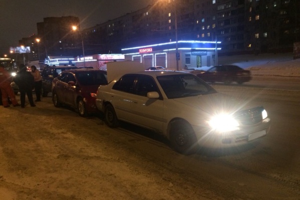 В аварию попали «Тойота», «Форд» и «Хонда» В аварию попали «Тойота», «Форд» и «Хонда»