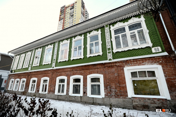 Волонтёры подарили 130-летнему двухэтажному дому на улице Вайнера вторую жизнь