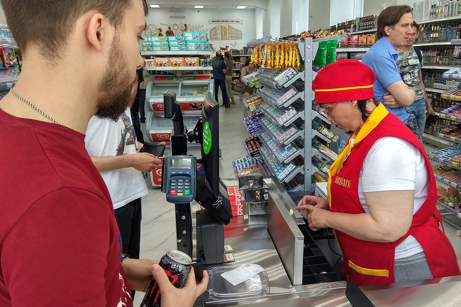 Теперь в магазине один отдел вместо двух Теперь в магазине один отдел вместо двух