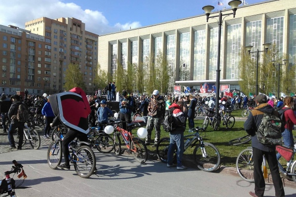 В Новосибирске стартовал традиционный велопробег «Километры Победы» В Новосибирске стартовал традиционный велопробег «Километры Победы»
