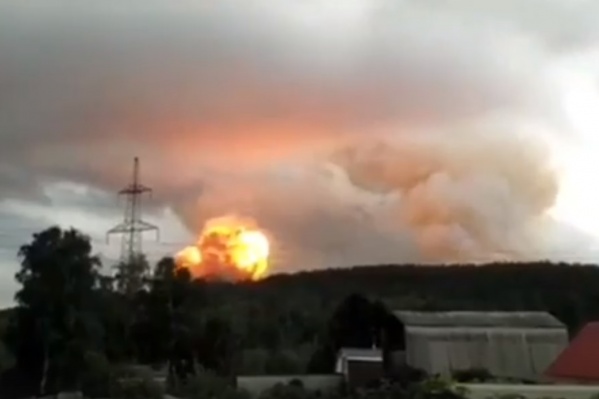 Скрин одного из видео в нашей подборке <a href="https://ngs24.ru/news/more/66186799/" target="_blank" class="_">самых эпичных кадров взрыва</a> Скрин одного из видео в нашей подборке <a href="https://ngs24.ru/news/more/66186799/" target="_blank" class="_">самых эпичных кадров взрыва</a>