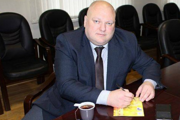 Депутат муниципалитета Ярославля Дмитрий Петровский постоянно отличается в каких-то скандалах Депутат муниципалитета Ярославля Дмитрий Петровский постоянно отличается в каких-то скандалах