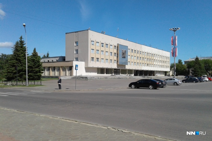 Администрация закрытого административного территориального округа Саров. Площадь Ленина.