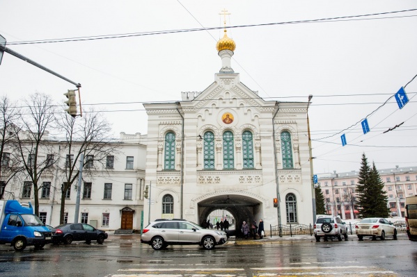 Мальчик шёл с друзьями в сторону улицы Кирова Мальчик шёл с друзьями в сторону улицы Кирова