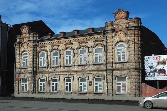 Дома-памятники можно приватизировать через продажу на аукционе или конкурсе Дома-памятники можно приватизировать через продажу на аукционе или конкурсе