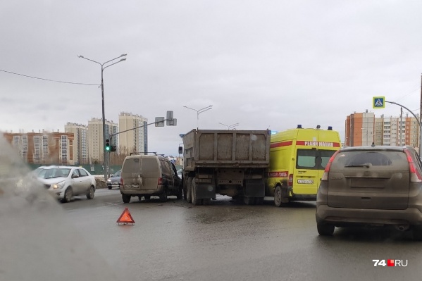 Сразу после ЧП в региональном ГУ МВД сообщали, что в машине в момент столкновения был пациент, однако затем эти данные не подтвердились Сразу после ЧП в региональном ГУ МВД сообщали, что в машине в момент столкновения был пациент, однако затем эти данные не подтвердились