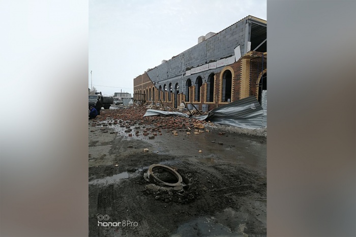 Сильный ветер движется в сторону Новосибирска Сильный ветер движется в сторону Новосибирска