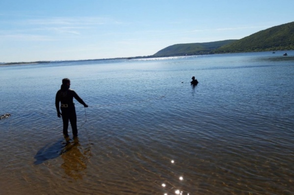 Водолазы искали пропавшего около 4 часов Водолазы искали пропавшего около 4 часов