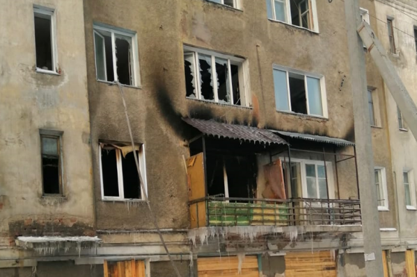 Дом в Военном городке расселили ещё в августе, сейчас собственники квартир ждут, когда эксперты проведут оценку их жилья для выплаты компенсаций Дом в Военном городке расселили ещё в августе, сейчас собственники квартир ждут, когда эксперты проведут оценку их жилья для выплаты компенсаций