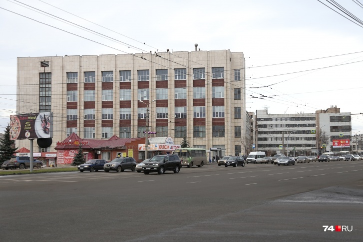 Завод «Прибор» расположен на Комсомольском проспекте и работает с 1951 года