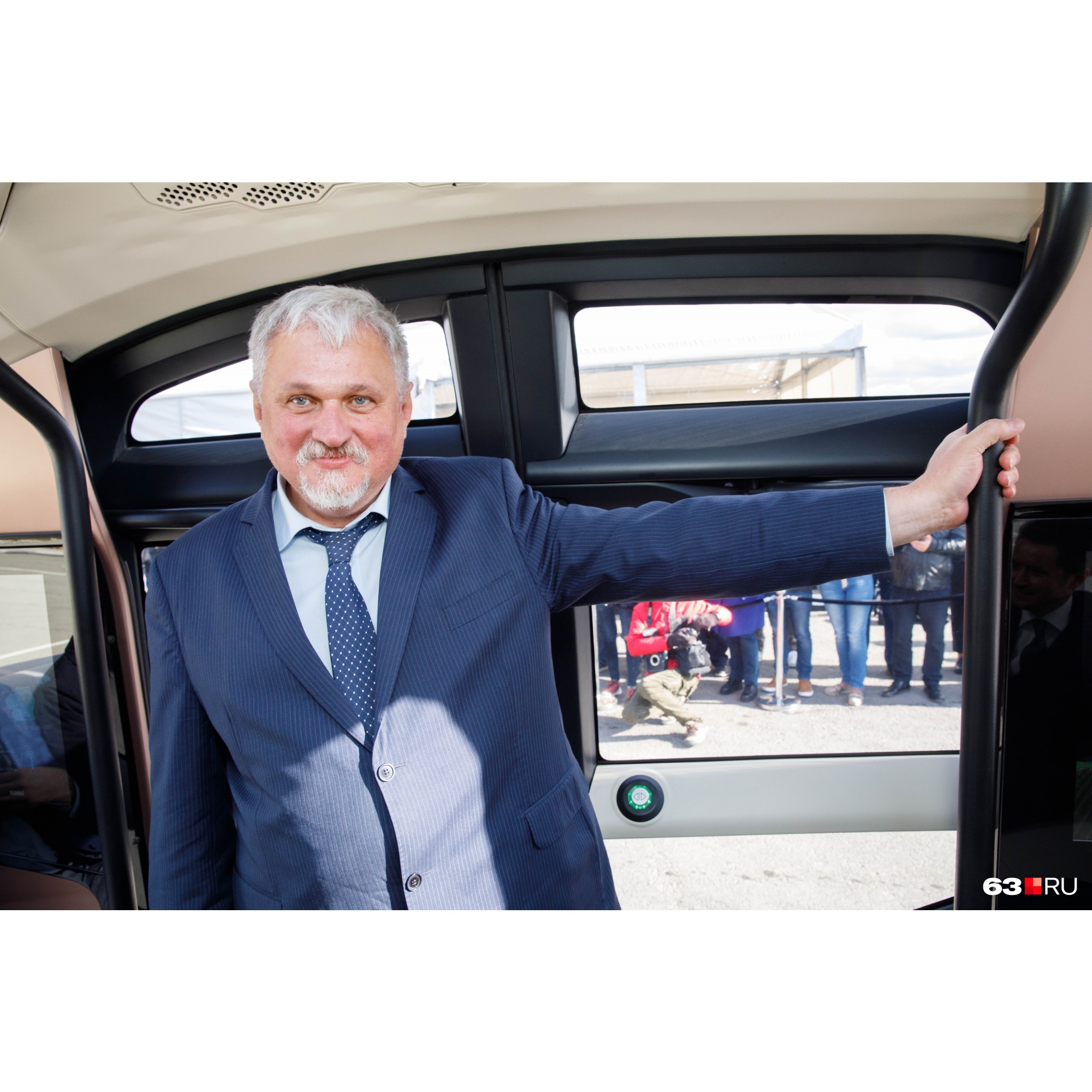 Алексей Гуськов считает, что ШАТЛ должен стоить примерно столько же, сколько за десять лет получает водитель, который тут не нужен. По нашим с ним прикидкам, выходит 5–7 миллионов рублей Алексей Гуськов считает, что ШАТЛ должен стоить примерно столько же, сколько за десять лет получает водитель, который тут не нужен. По нашим с ним прикидкам, выходит 5–7 миллионов рублей 