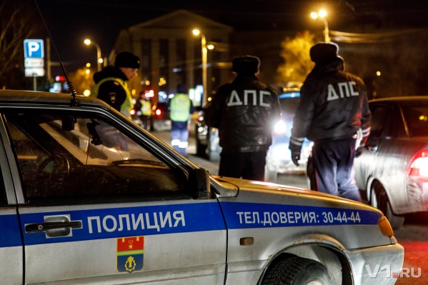 Полицейский с тяжелыми травмами попал в больницу Полицейский с тяжелыми травмами попал в больницу 