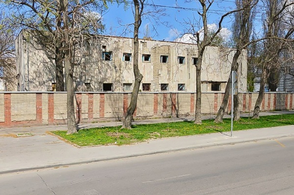 В 2012 году военные передали здание городу В 2012 году военные передали здание городу