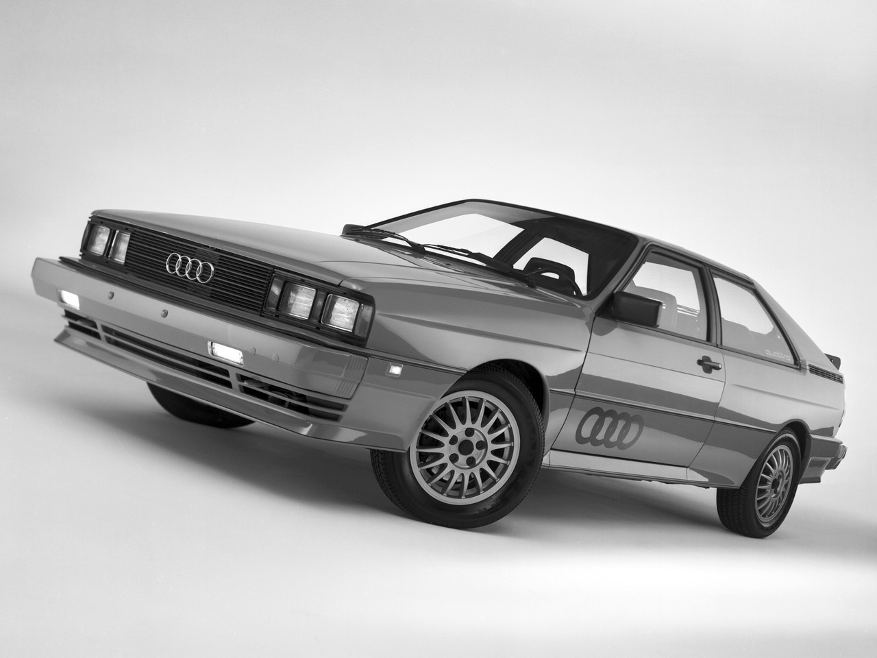 Audi Quattro 1980 года — одна из первых легковушек с полным приводом, который вошёл в моду в том числе благодаря раллийным успехам марки