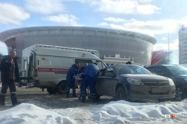 По словам очевидцев, скорая приехала быстро По словам очевидцев, скорая приехала быстро