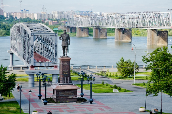 Очевидцы видели в воде двух девушек после того, как катер перевернулся Очевидцы видели в воде двух девушек после того, как катер перевернулся