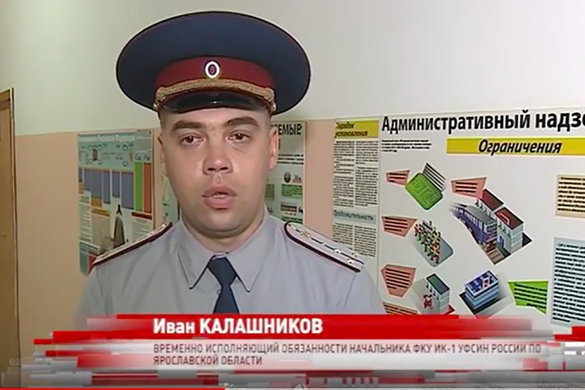 Иван Калашников на суде прятал своё лицо от фотокамер, но в СМИ он уже засветился. Правда, тогда с хорошей стороны