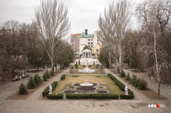 В парке Горького власти города обещали полностью заменить коммуникации В парке Горького власти города обещали полностью заменить коммуникации