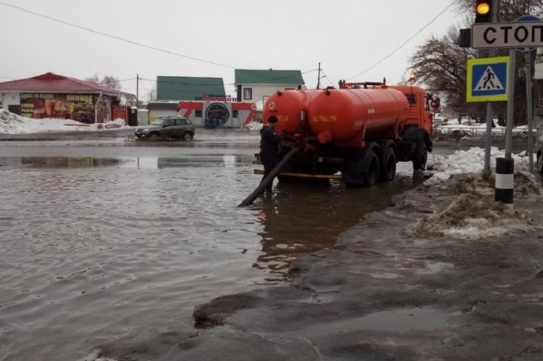 Работы по откачке воды проводили 11 и 12 марта Работы по откачке воды проводили 11 и 12 марта