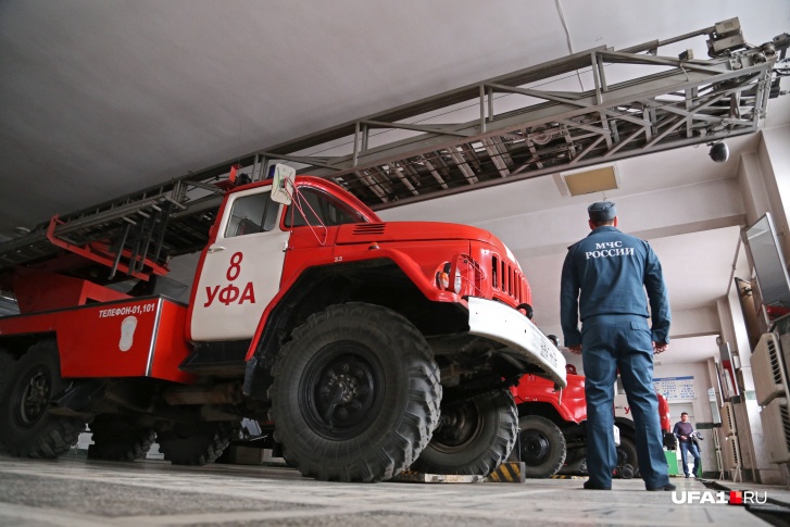 Пожарные готовы к выезду в любую минуту Пожарные готовы к выезду в любую минуту