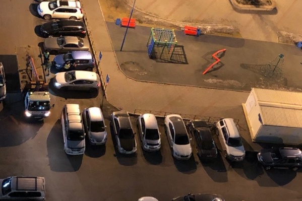 По ночам автомобили нарушителей эвакуируют По ночам автомобили нарушителей эвакуируют