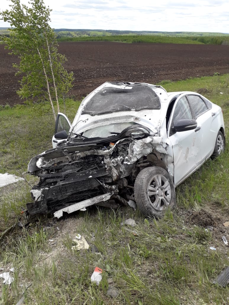 «Машина разлетелась пополам»: под Артями в ДТП пострадали три человека, одна женщина погибла