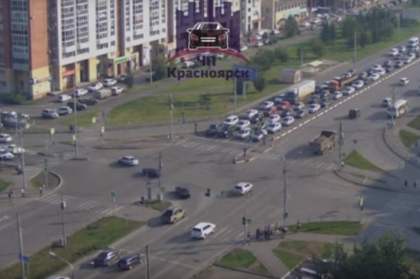 ДТП произошло на перекрёстке 9 Мая и Водопьянова ДТП произошло на перекрёстке 9 Мая и Водопьянова