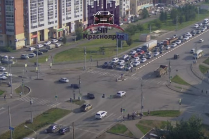 ДТП произошло на перекрёстке 9 Мая и Водопьянова 