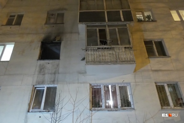 Жильцы не могли выбраться на улицу и просили о помощи Жильцы не могли выбраться на улицу и просили о помощи