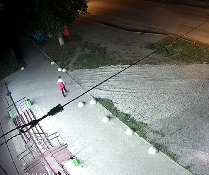 В поисках нападавшего помогли камеры наблюдения В поисках нападавшего помогли камеры наблюдения