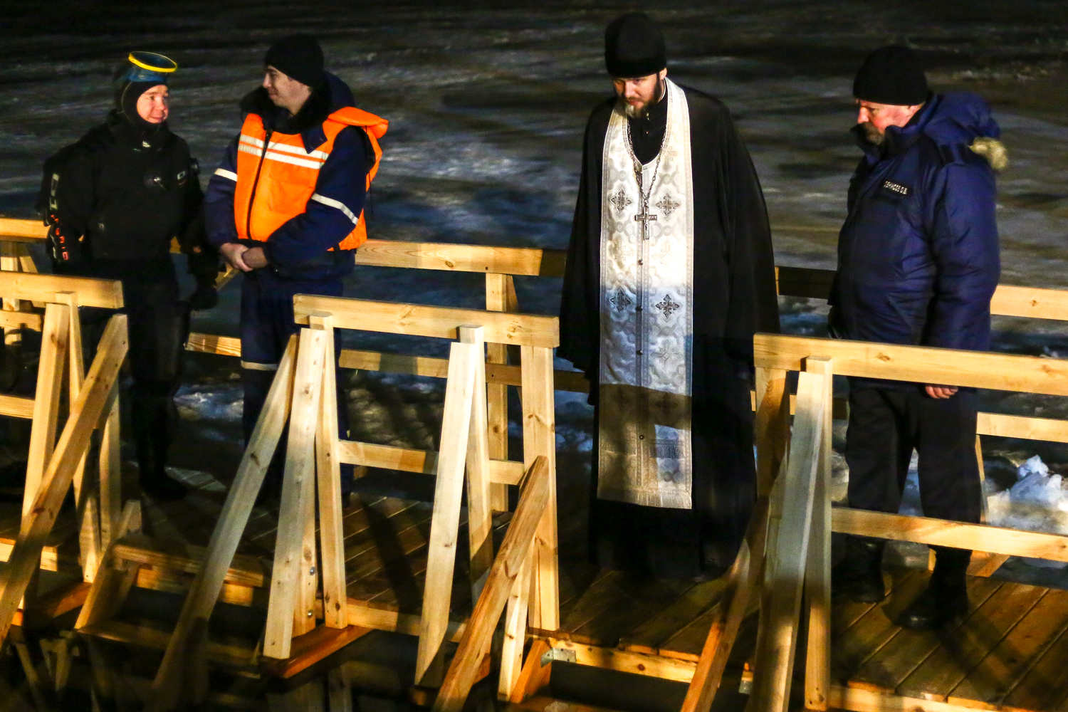 Спасатели всегда были начеку<br> Спасатели всегда были начеку<br>