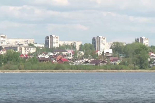 Беременная женщина из пруда вытащила тонувшего ребенка Беременная женщина из пруда вытащила тонувшего ребенка