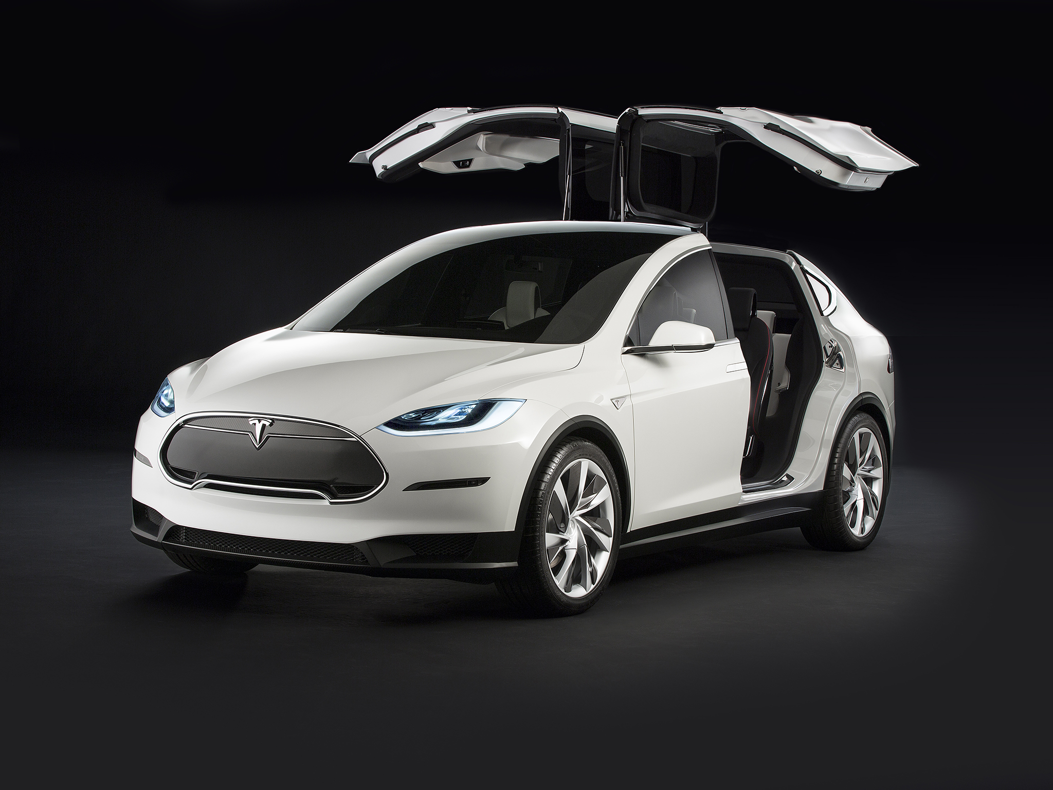 За первую половину 2018 года в России продано 15 электромобилей Tesla Model X За первую половину 2018 года в России продано 15 электромобилей Tesla Model X