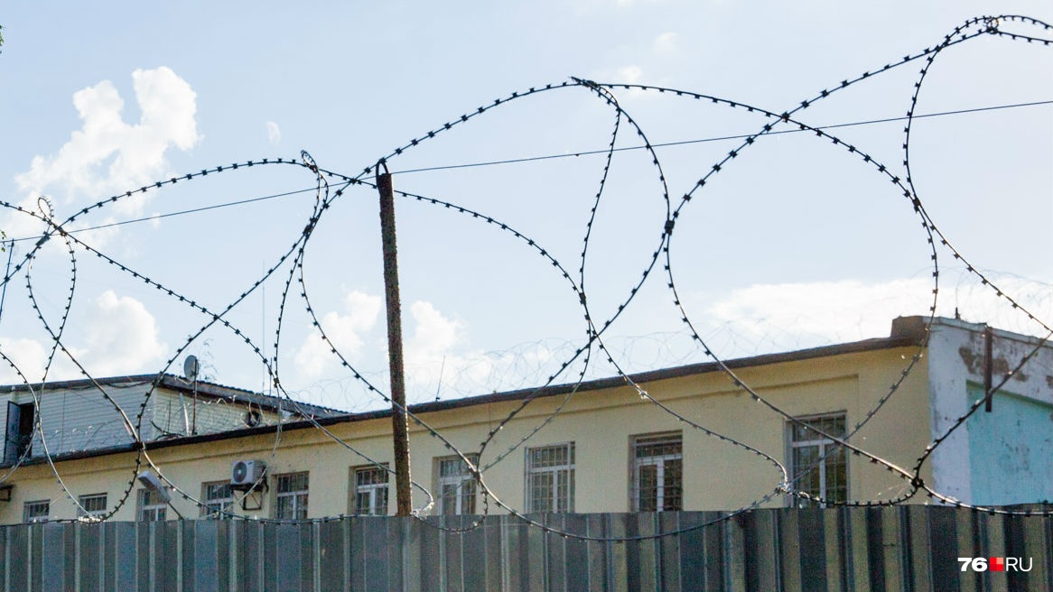 Врачи не спасли: в Ярославской области в колонии погиб заключённый