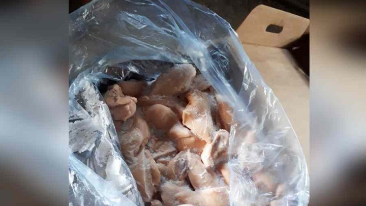 Четыре тонны сомнительной курицы не пустили в Красноярск